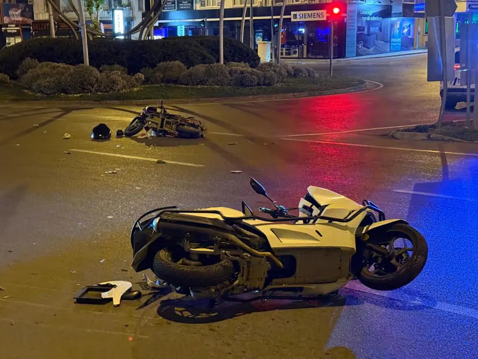 Antalya’da motosikletler çarpıştı, dört kişi yaralandı