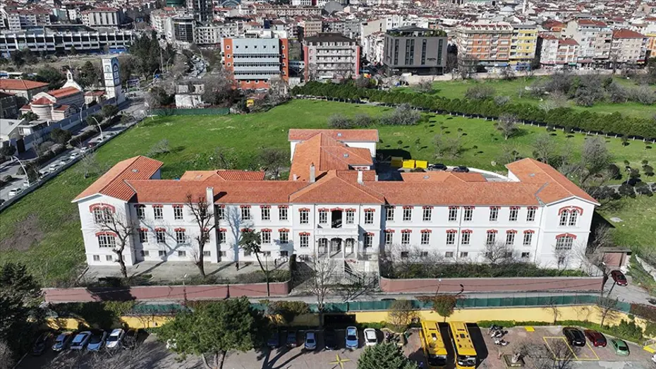 Balıklı Rum Hastanesi’ne operasyon: Profesör, eczacı ve tıbbi sekreter gözaltında