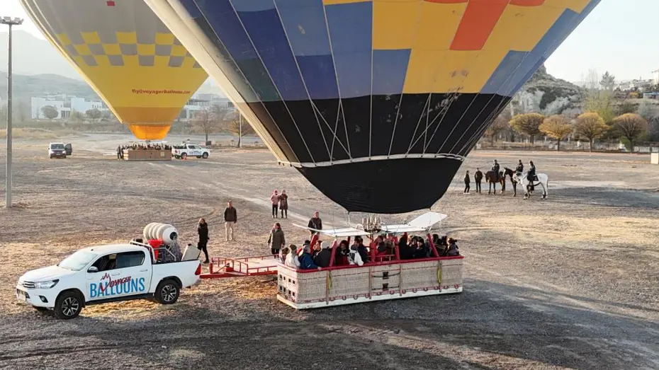 Kapadokya’da balonlar öğretmenler için havalandı