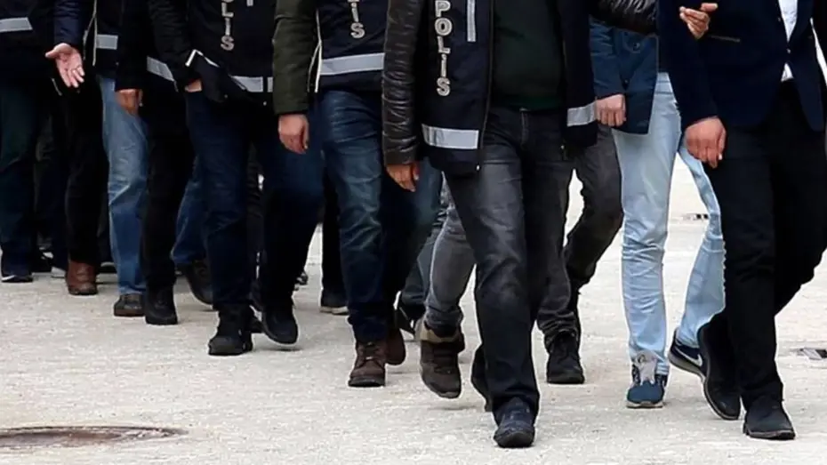 Sultanbeyli’deki suç örgütü operasyonunda 20 gözaltı