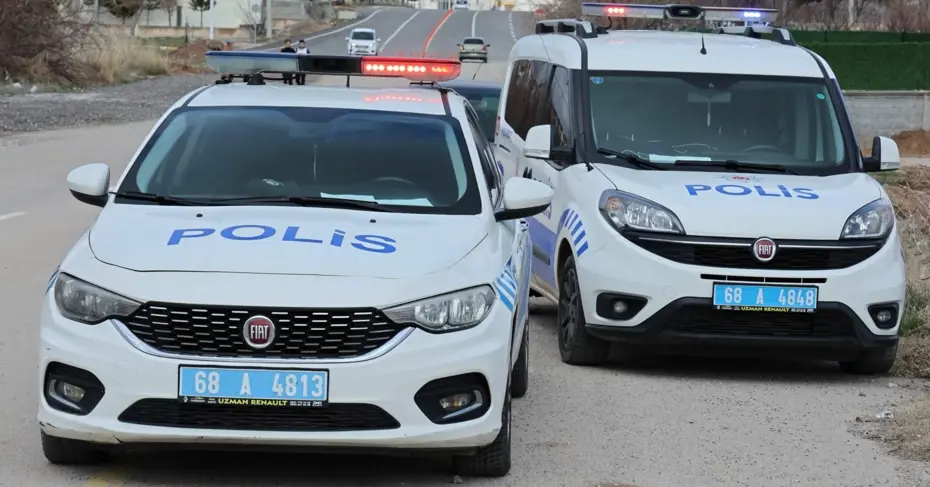 “Yan baktın” kavgası: 4 çocuk saldırdıkları genci bıçakladı