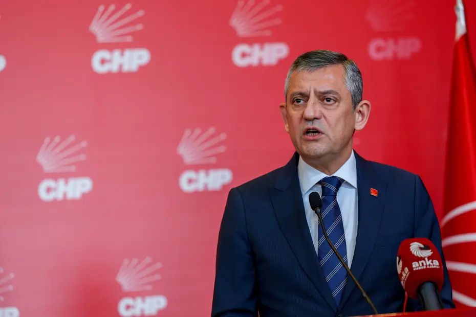 Özgür Özel CHP Grup Başkanı seçildi