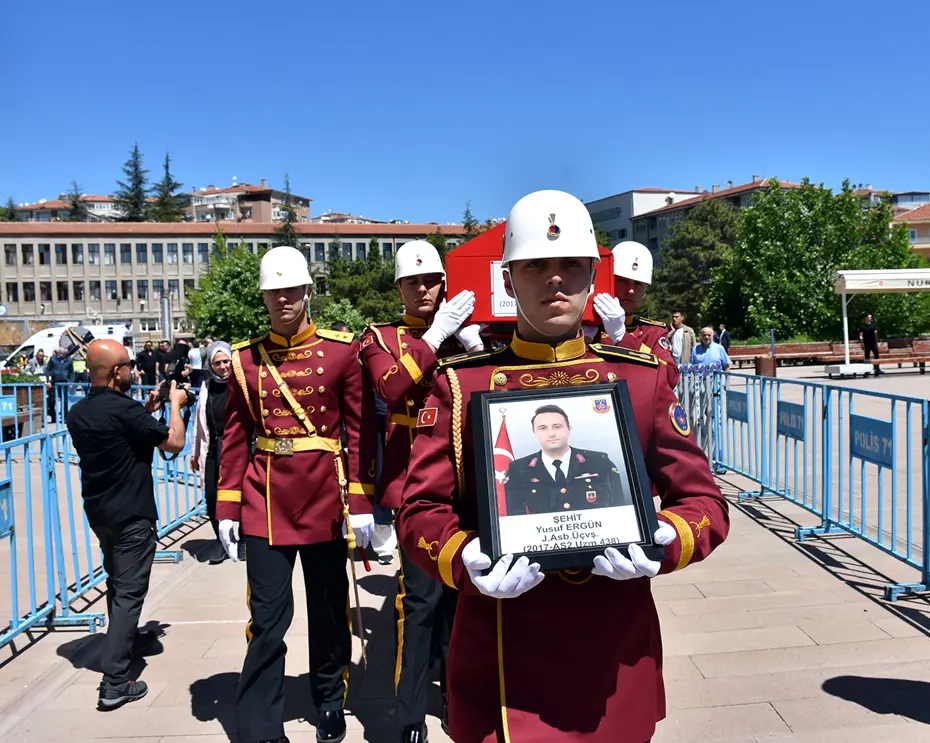 Şehit jandarmaya gözyaşlarıyla veda