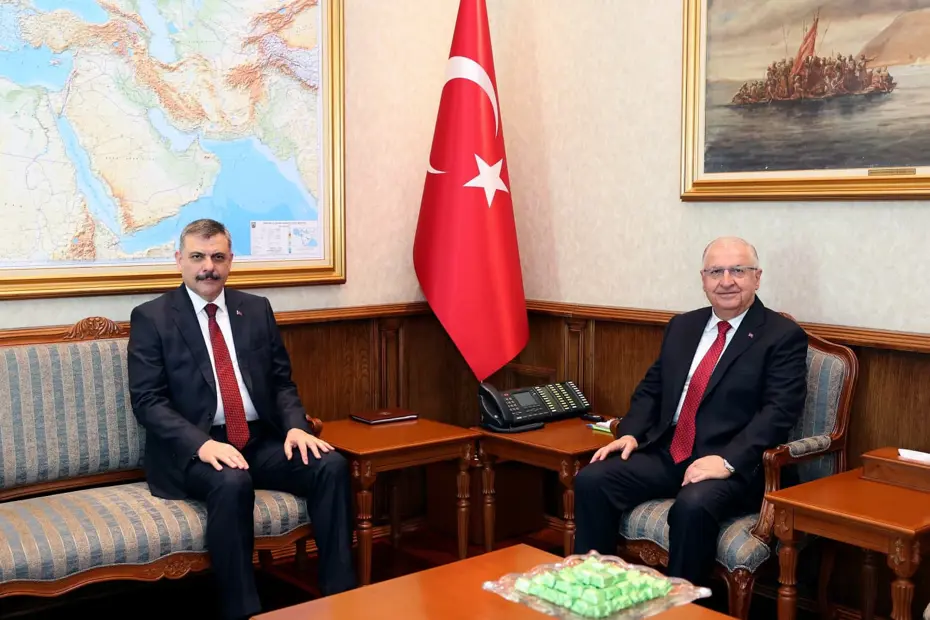 Ankara’da önemli görüşme. İçişleri Bakanı Çiftçi, Milli Savunma Bakanı Güler’i ziyaret etti