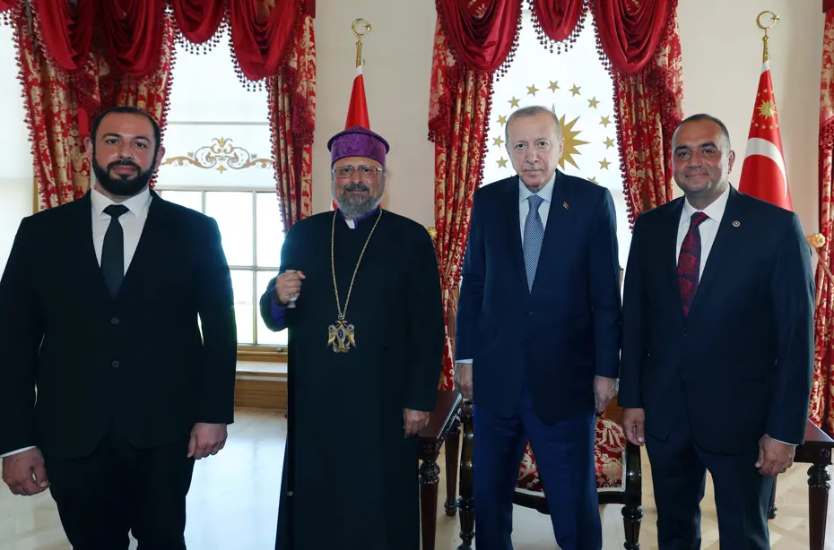 Cumhurbaşkanı Erdoğan, Türkiye Ermenileri Patriği Maşalyan’ı kabul etti