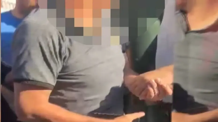Tramvayda taciz iddiası: Durumu farkeden yolcular, şüpheliyi darbetti