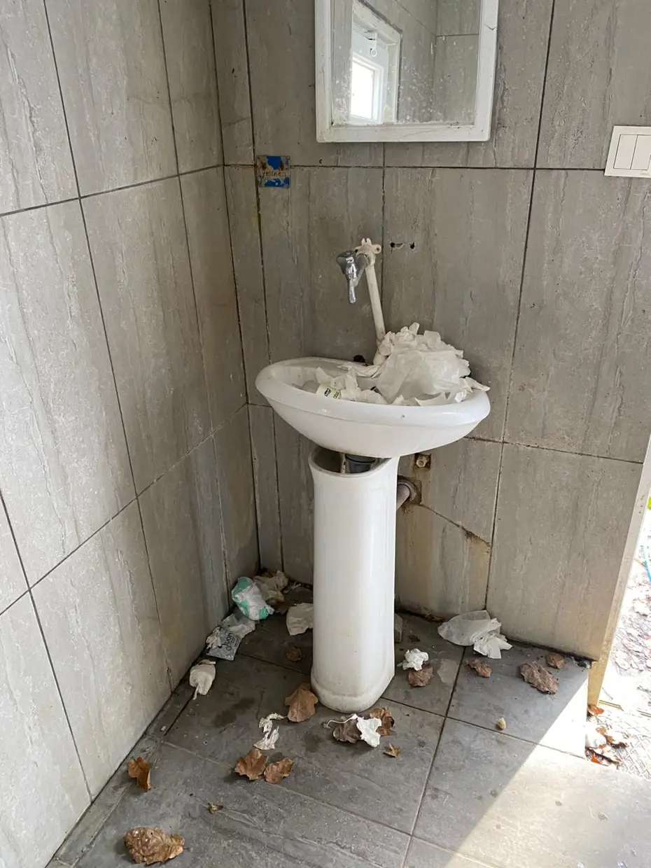 Bolu’da türbede kirlilik tepki çekti