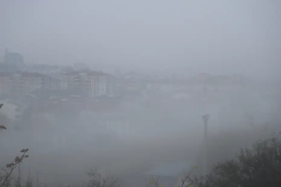 Edirne Keşan’da yoğun sis: Görüş mesafesi 30 metreye düştü