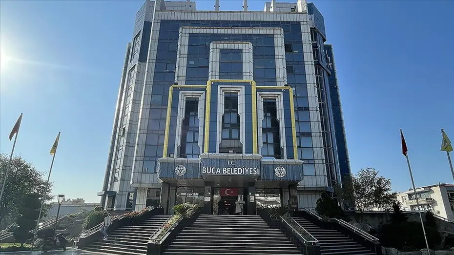 Buca Belediyesi’ne operasyonda gözaltı sayısı 54’e yükseldi