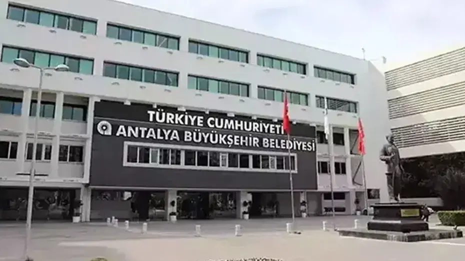 Antalya’daki yolsuzluk soruşturmasında iki yeni gözaltı