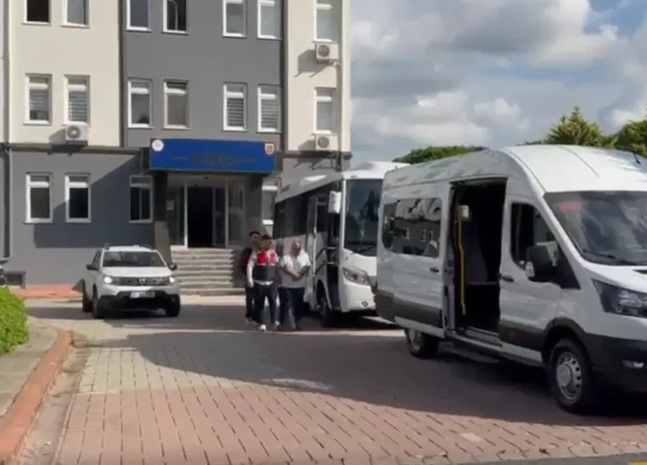 Bakan Akın Gürlek’in adını kullanmışlar. Sahte MİT’çilerden “Davanızı çözeriz” oyunu