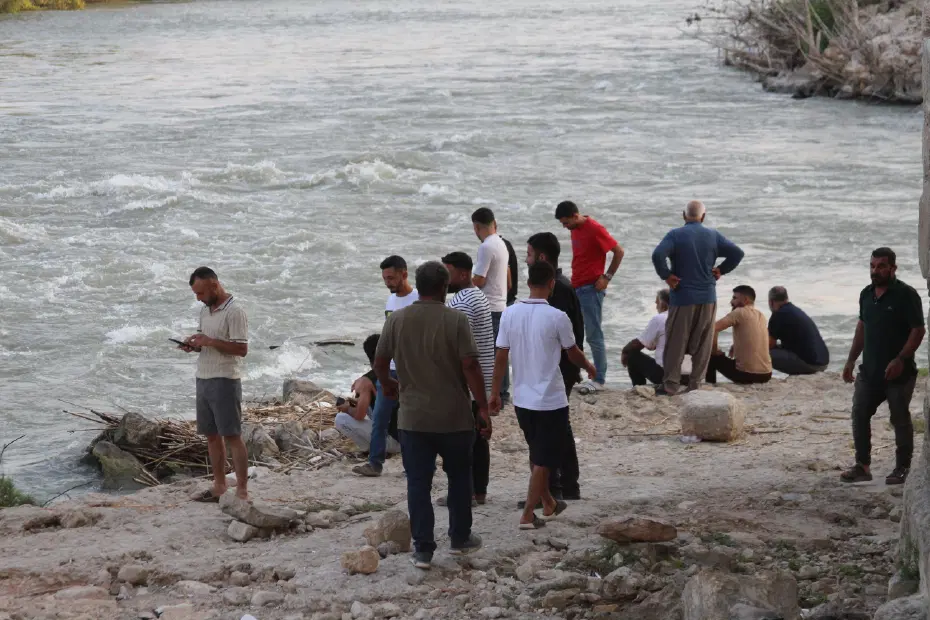 Ceyhan Nehri’ne serinlemek için girdiler. Kayıp iki çocuk aranıyor