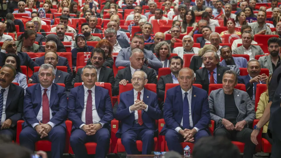 CHP’de neler oldu? Yeni Parti’ye geçmeyen iki isim, A Takımı’nın gündeminde