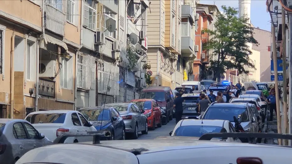 Fatih’te aile faciası: Emekli polis eşini ve çocuğunu öldürdü