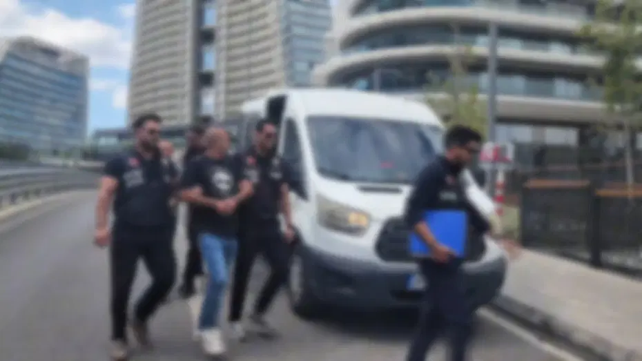 Galatasaray maçında karaborsa bilet satan 2 kişi tutuklandı