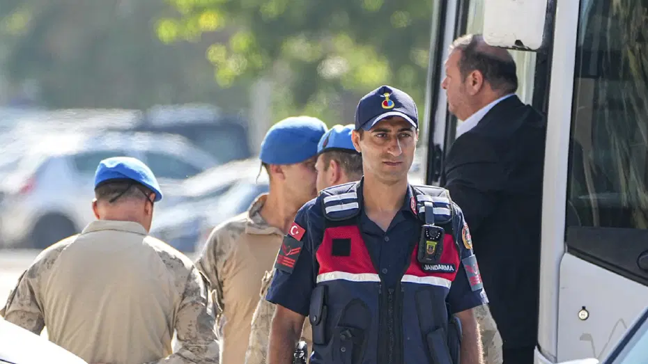 Menderes Belediye Başkanı İlkay Çiçek tutuklandı