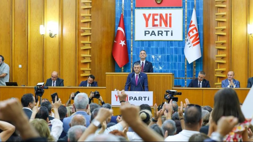 Özgür Özel: Türkiye’nin tüm demokratlarını partimize davet ediyorum