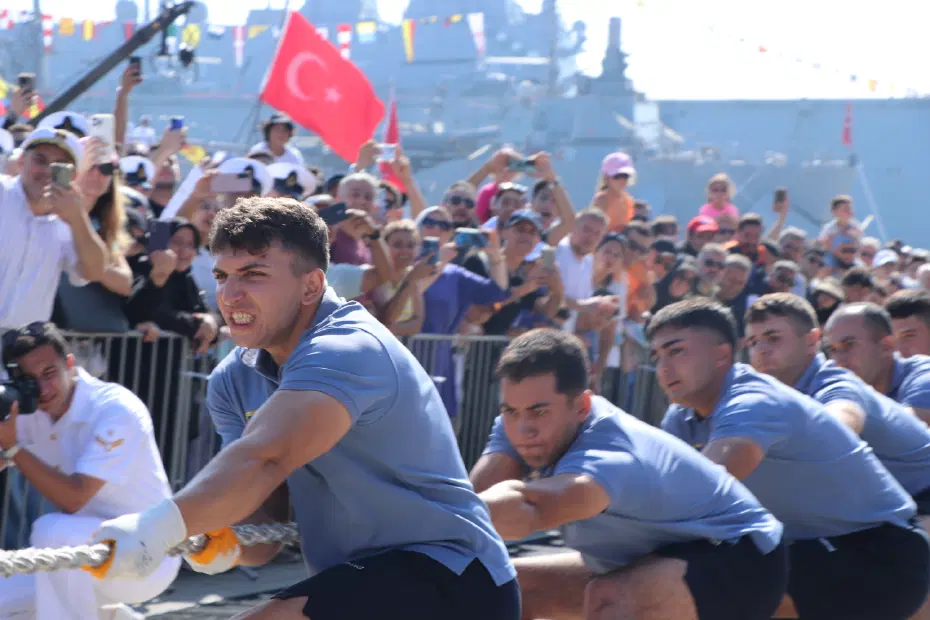 TEKNOFEST Mavi Vatan’da final heyecanı: Halatlar şampiyonluk için çekildi