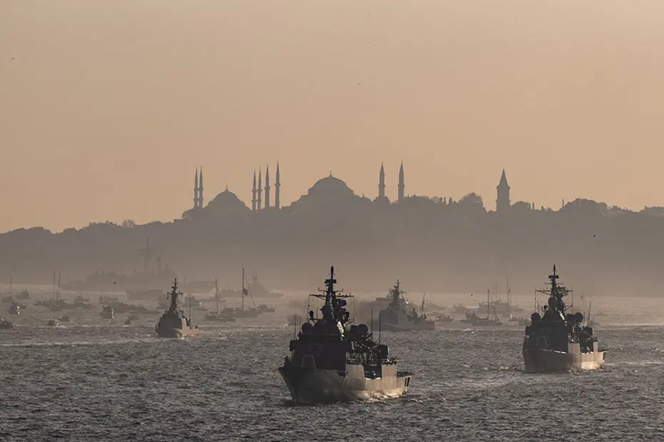 Türk donanması İzmit Körfezi’ni selamlayacak