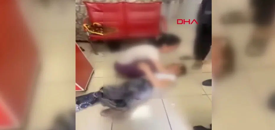 Mahallelinin yakaladığı hırsızların “epilepsi” oyunu tutmadı